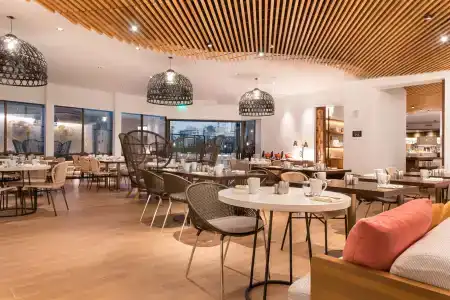 Hyatt Centric Waikiki Beach - 20