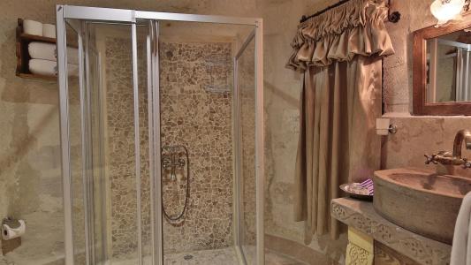 Phocas Cave Suites - 9