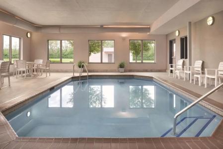 Country Inn & Suites by Radisson,, IL - 10