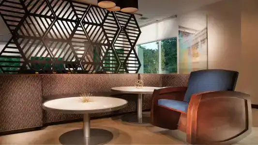 Glō Best Western Nashville Airport West - 7