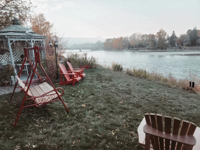 Along River Ridge - 218