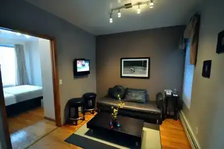 Off Soho Suites - 25