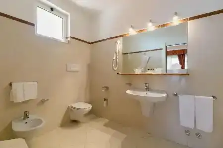 Continental Wellness & Spa - 81