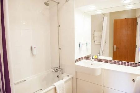 Premier Inn Hammersmith - 4