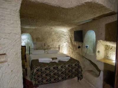 Caravanserai Cave - 209