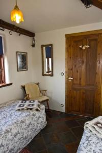 Raven's Bed - 44