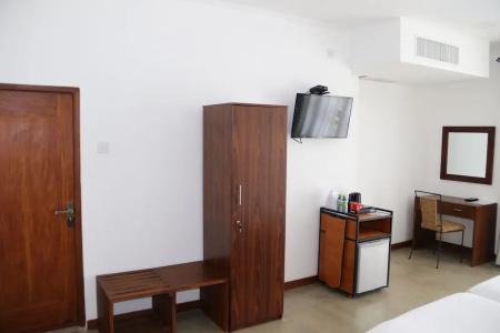 Serenity Tissa - 30