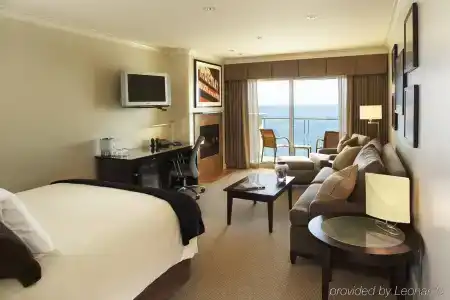 Malibu Beach Inn - 9