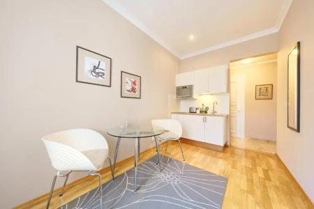 Hunger Wall Residence - 10