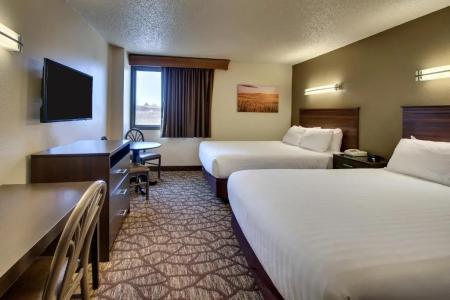 EverSpring Inn & Suites - 48