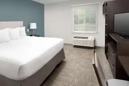 WoodSpring Suites - 27