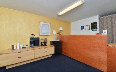 Value Inn & Suites - 6