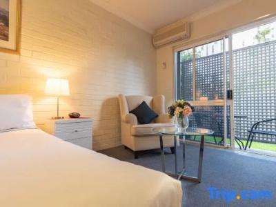 Benson Court - 65