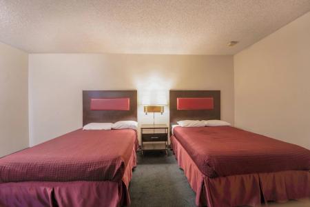 Royal Plaza Inn - 77