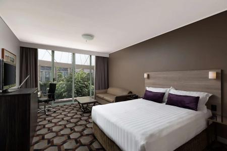 Rydges - 37