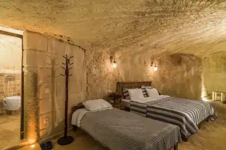 Atilla's Cave - 120