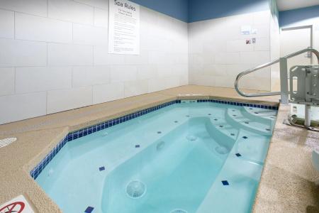 Holiday Inn Express & Suites, an IHG - 23