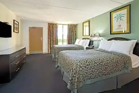 Days Inn by Wyndham Orlando Airport Florida Mall - 10