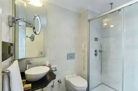 DoubleTree by Hilton Izmir - Alsancak - 33