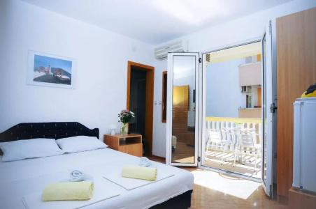 Budva Inn Guest House - 28