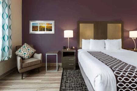 La Quinta by Wyndham Airport - 7