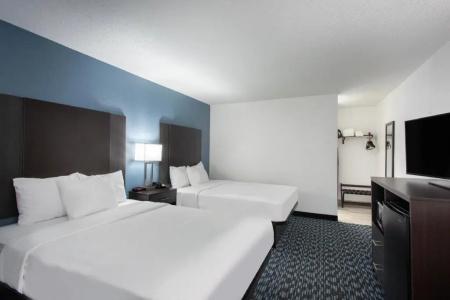 Baymont by Wyndham Charlotte University - 17