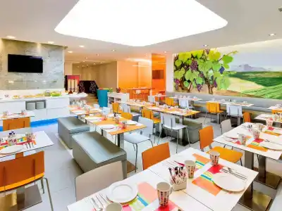 Ibis Styles Madrid Prado - 21