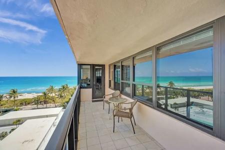 The Alexander All Suites - 722