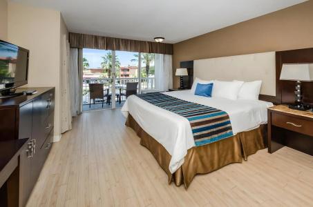 DreamView Beachfront & Resort - 3