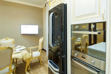 Royal Residence - 111