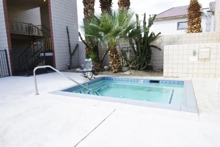 Royal Plaza Inn - 20