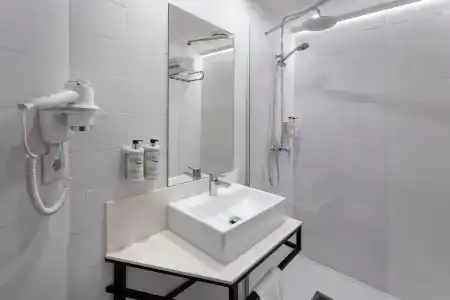 b&b Figueres - 33