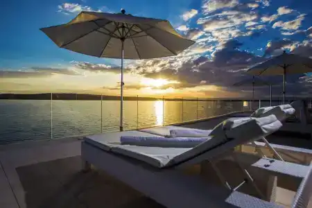 Luxury Amabilis - 150