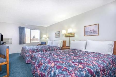 Super 8 by Wyndham/Brooks Street - 22