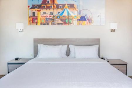 Clarion Pointe Galveston Seawall - 42