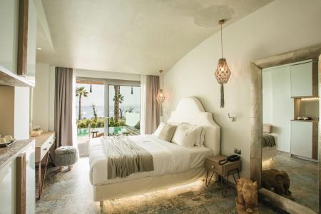 Blue Carpet Luxury Suites - 227