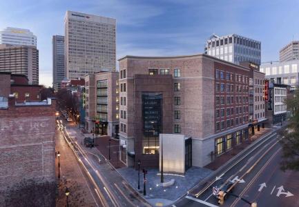 Courtyard by Marriott Downtown - 19