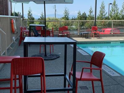 Elk Lake Inn & Suites - 73