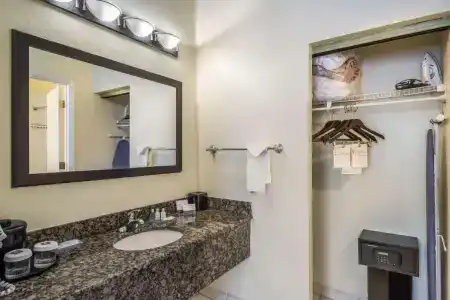 Clarion Inn & Suites Central Beach - 73