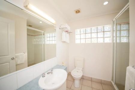 Cosmopolitan & Serviced Apartments - 60