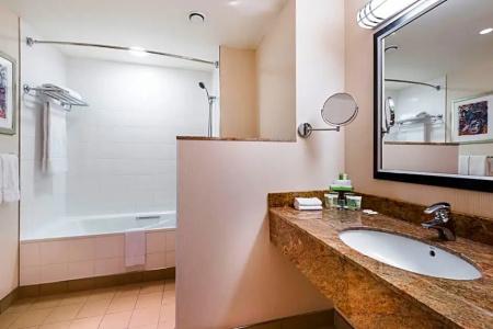 Courtyard by Marriott Prague City - 49