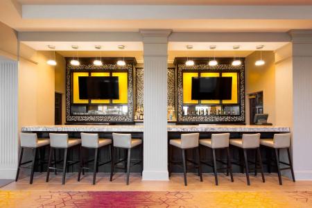 DoubleTree by Hilton Historic Savannah - 19