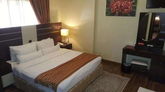 Boulevard City Suites - 38