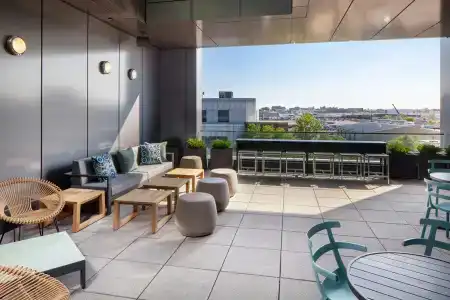 Hampton Inn Boston Seaport District - 25