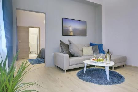 d&a Center  With Free Parking - 35