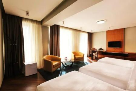 Golden Palace - 18