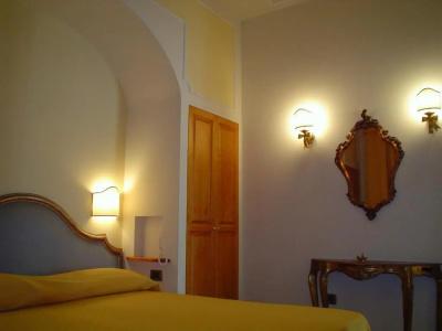 Petit Chateau - 2