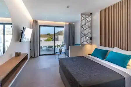 Zoes & Suites - 140