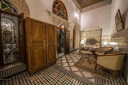 Riad Sara - 17