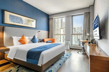 Holiday Inn Express Chongqing Guanyinqiao , an IHG - 85